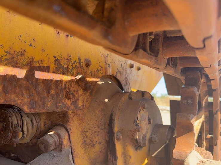 caterpillar-10-image-16