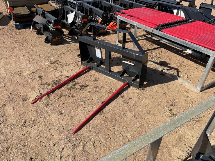 #4109-•-landhonor-bale-spear-frame-attachment-image-2