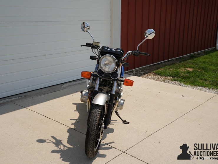 run-#150---1981-honda-cb750f-super-sport-motorcycle-image-2