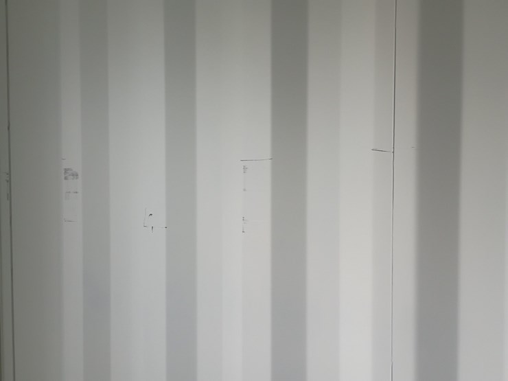 #l111-000-•-40ft-container-[damaged]-image-33