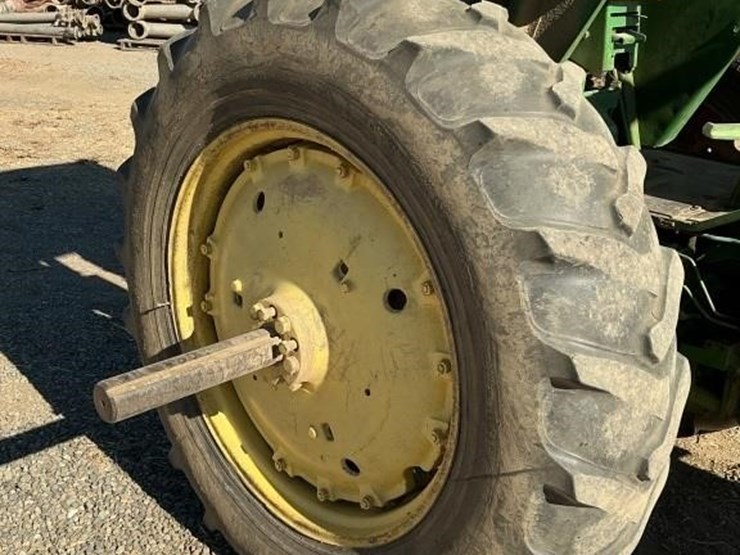 john-deere-4320-tractor,-diesel-image-12