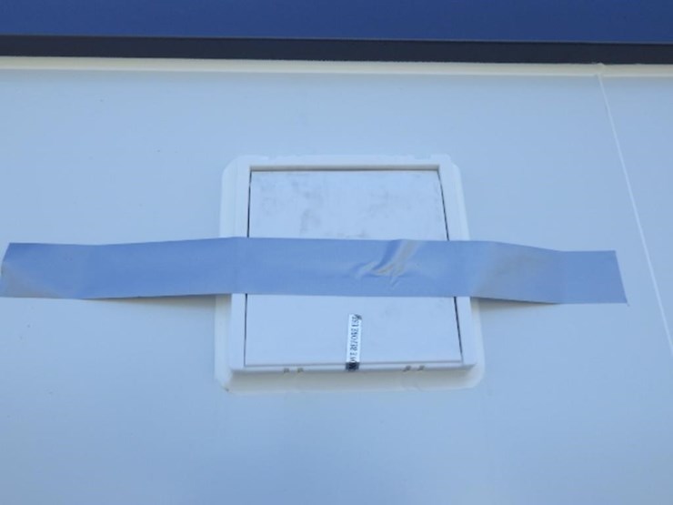 portable-toilet-w/-shower-image-13