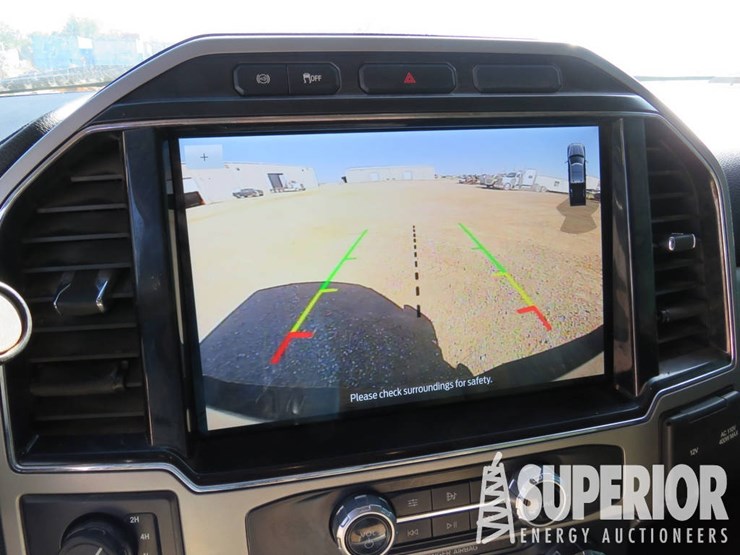 2022-ford-f-350-lariat-4-wd-crew-cab-dually-pickup-image-10