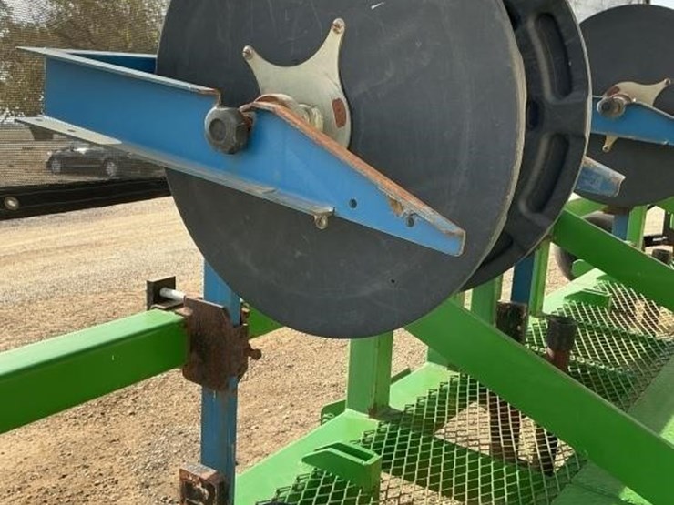 andros/custom-3-pt-3-row-60"-drip-tape-injector-image-7
