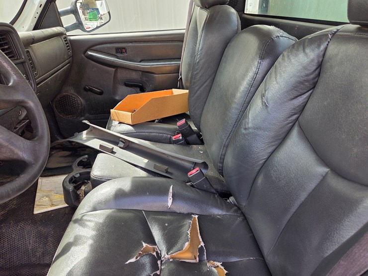 #8-•-2007-chevrolet-2500-service-truck-/-269,772-miles-image-32