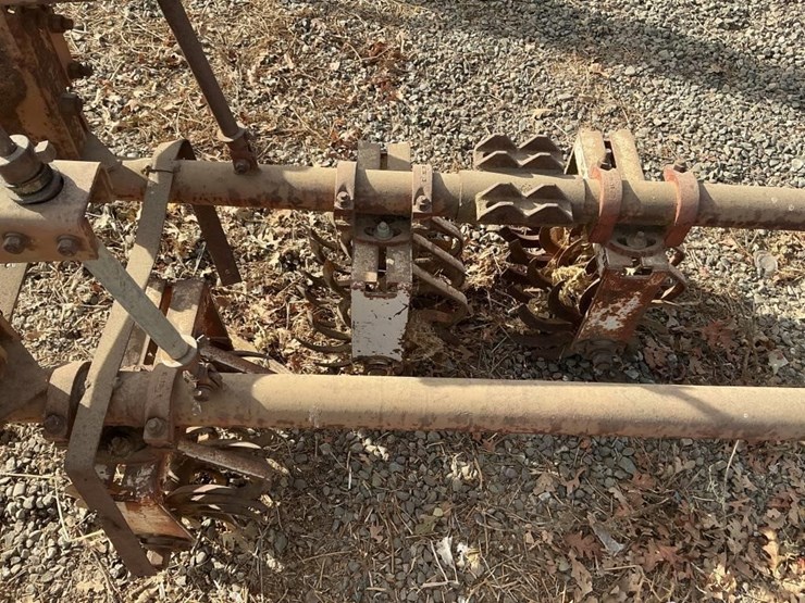 lilliston-3-pt-3-row-60"-rolling-cultivator-image-10