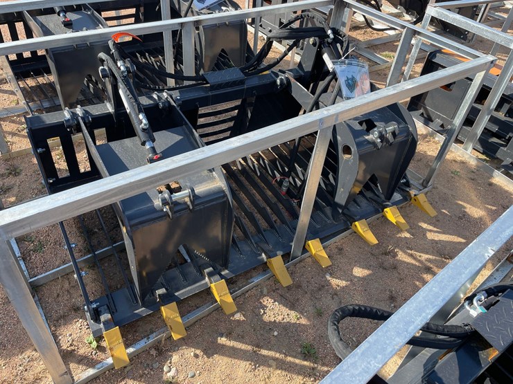 #4078-•-landhonor-hydraulic-rock-bucket-attachment-image-6