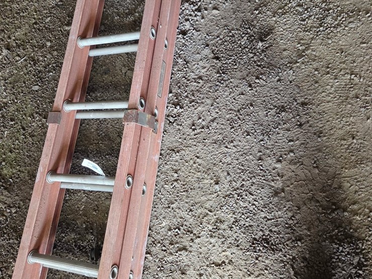 #24-•-40-ft-extension-ladder-image-2