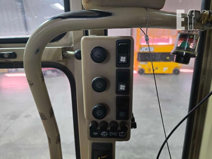 2001-caterpillar-140h-image-20