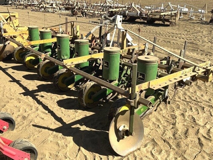 custom-3-pt-6-row-30"-jd-71-planter-bar-image-3
