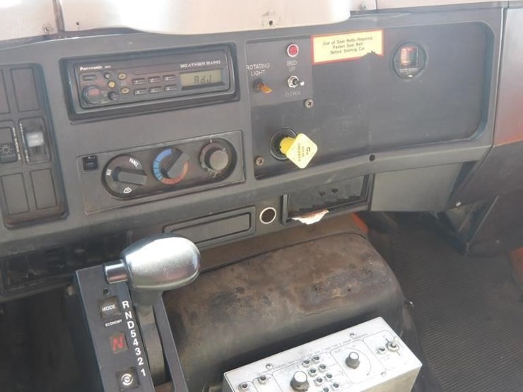 2001-international-4900-image-36