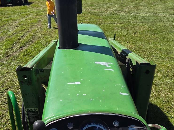 1968-john-deere-4020-2wd-tractor-image-10