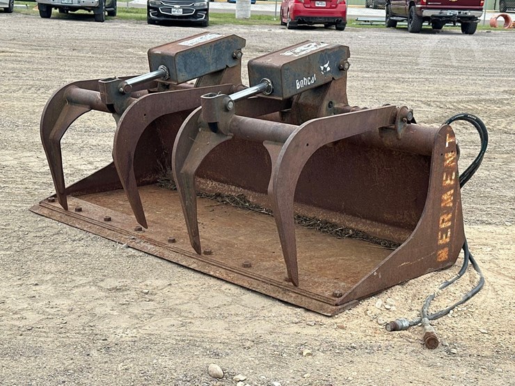 bobcat-66-inch-industrial-grapple-bucket-image-2