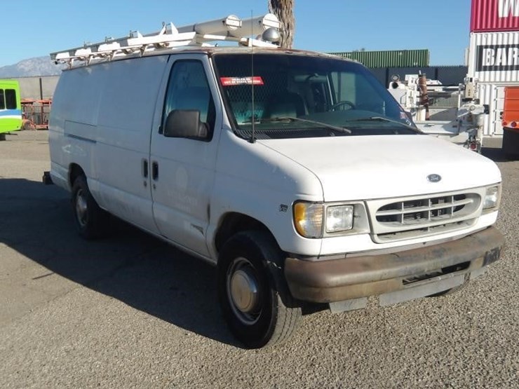 2002-ford-e350-image-3