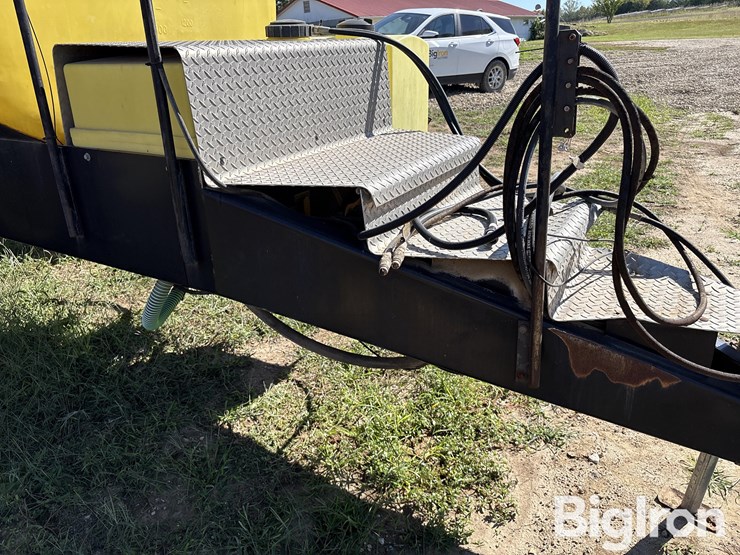 jesse-1000-gal-pull-type-sprayer-image-20