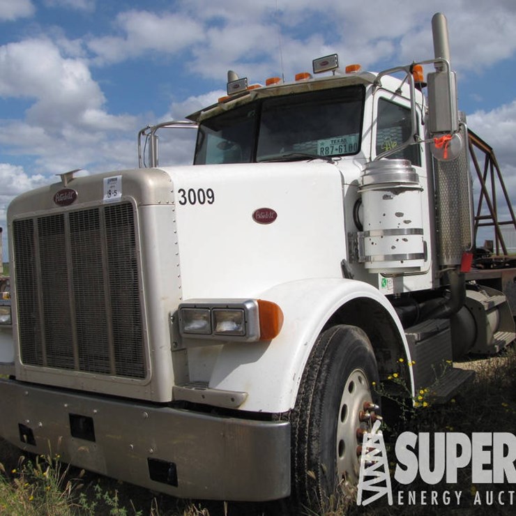 2005 PETERBILT 378 T/A Day Cab Road Winch Truck