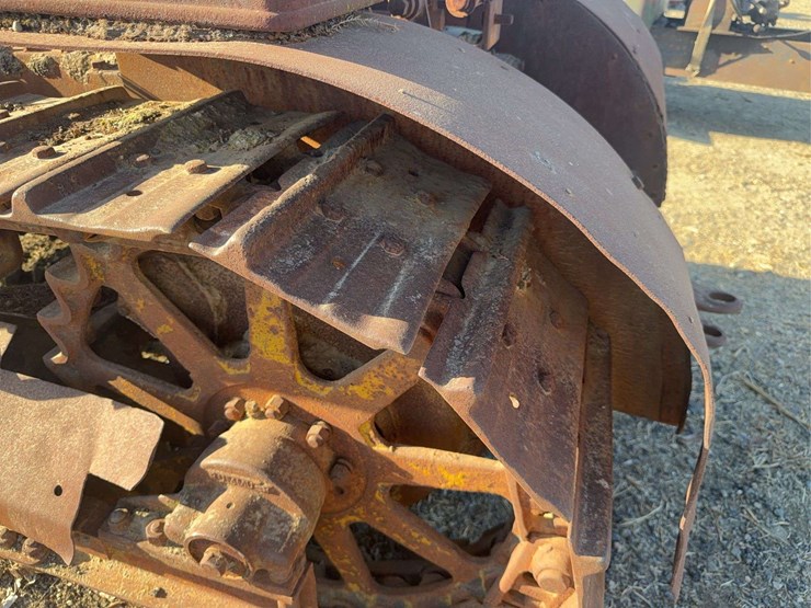 caterpillar-thirty-image-11