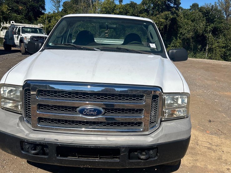 2005-ford-f250-xl-super-duty-s/a-regular-cab-sevice-truck-image-13