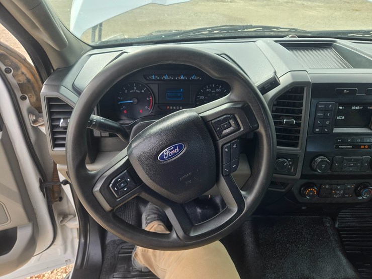 2021-ford-f350-image-40