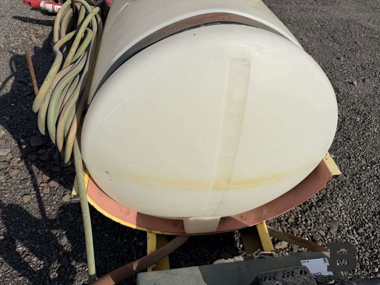 110-gallon-skid-sprayer-image-10