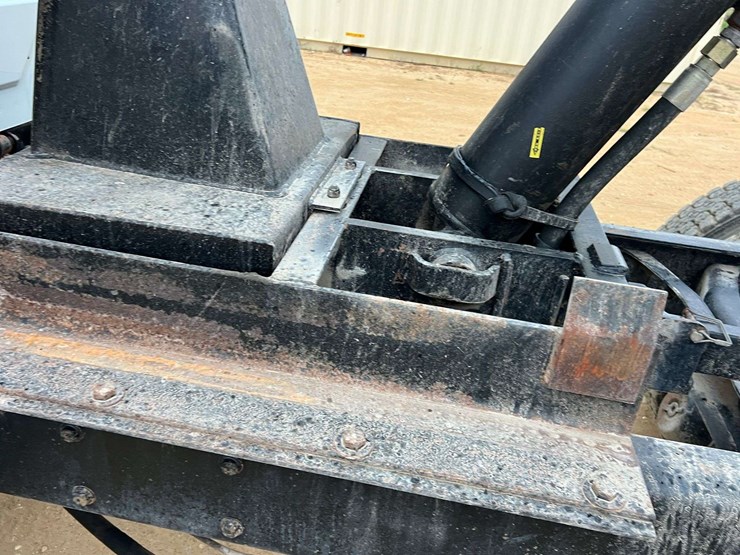 2007-international-7400-tandem-axle-dump-truck-(181,761-miles)-image-60