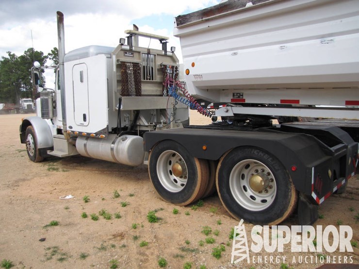 2007-peterbilt-379-s/a-sleeper-haul-truck-image-3