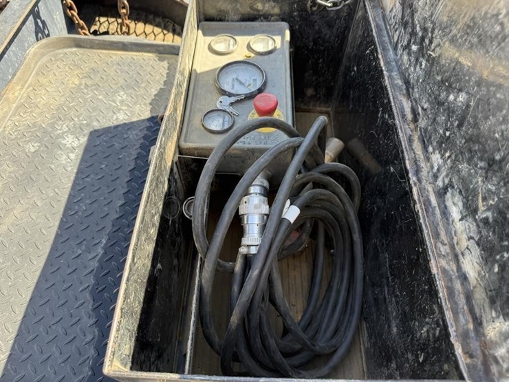 2005-asphalt-zipper-az-480hd-asphalt-grinder-image-23
