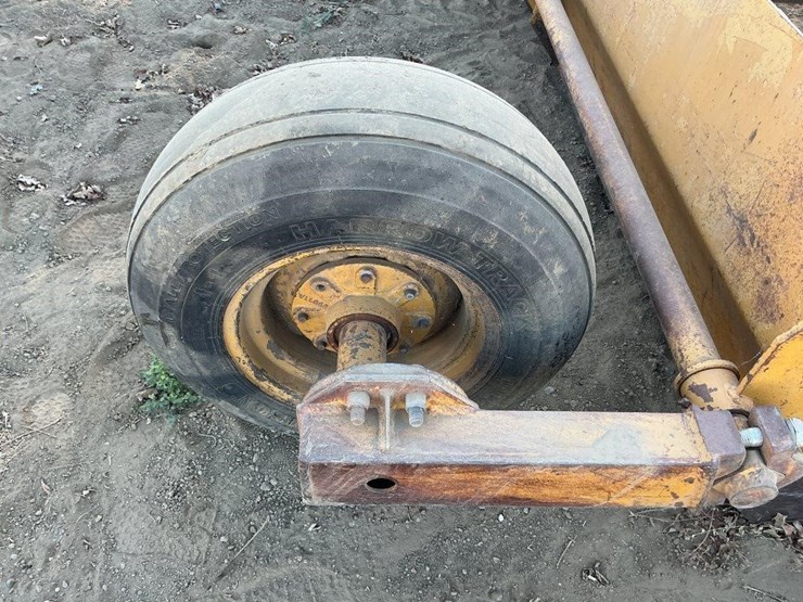 towner-12'-drag-box-scraper-image-11