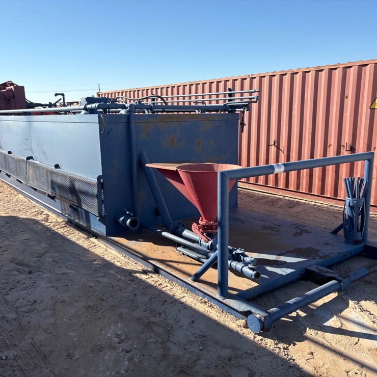 30’ x 8’ x 5’ open top mixing tank mtd on 40’ skid