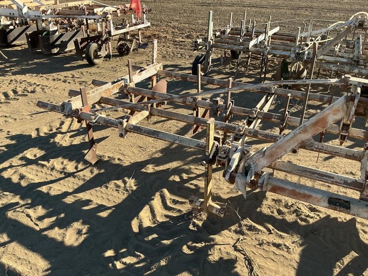 custom-3-pt-3-row-60"-cultivator-image-5