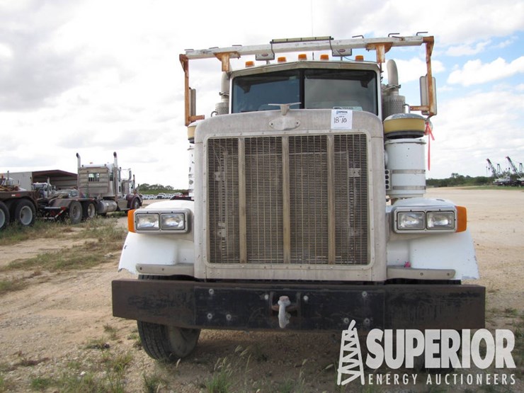2005-peterbilt-378-t/a-day-cab-road-haul-truck-image-8