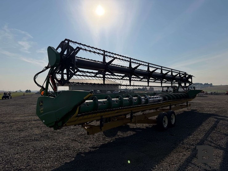 2021-john-deere-635f-header-image-5