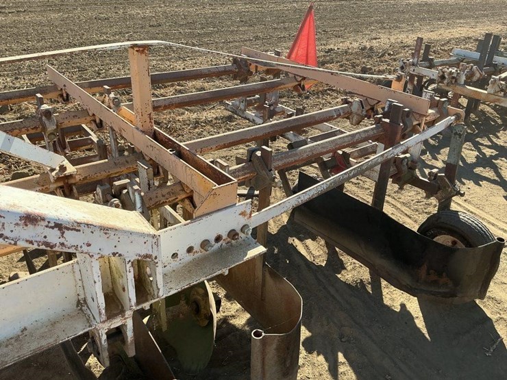johnson-3-pt-3-row-60"-cultivator-image-9