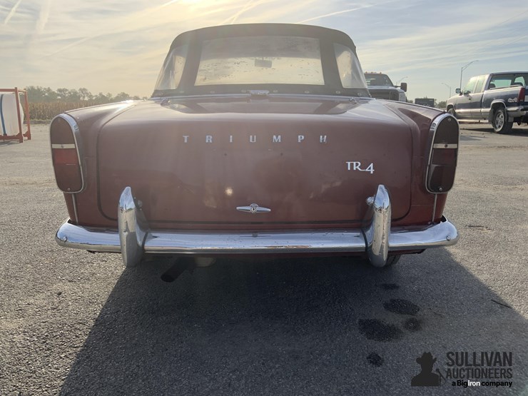 1964-triumph-tr4-2-door-convertible-image-6
