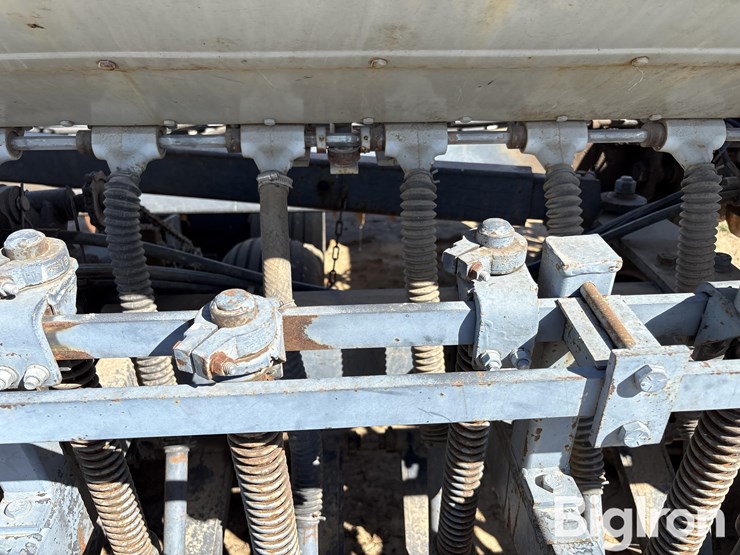crustbuster-3400-45x8-drill-image-15