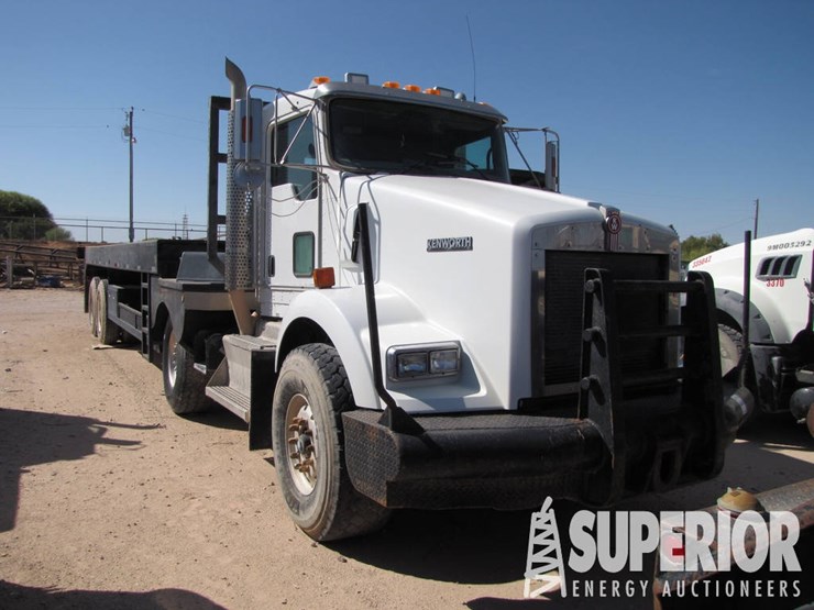 2013-kenworth-t800-t/a-bed-winch-truck-w/lift-axle-image-1