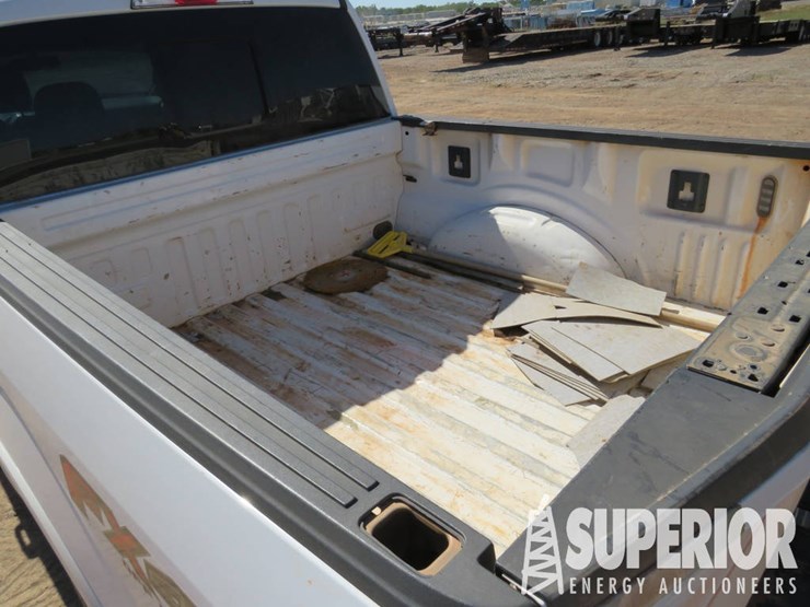 2018-ford-f-150-lariat-4-wd-crew-cab-pickup-image-5