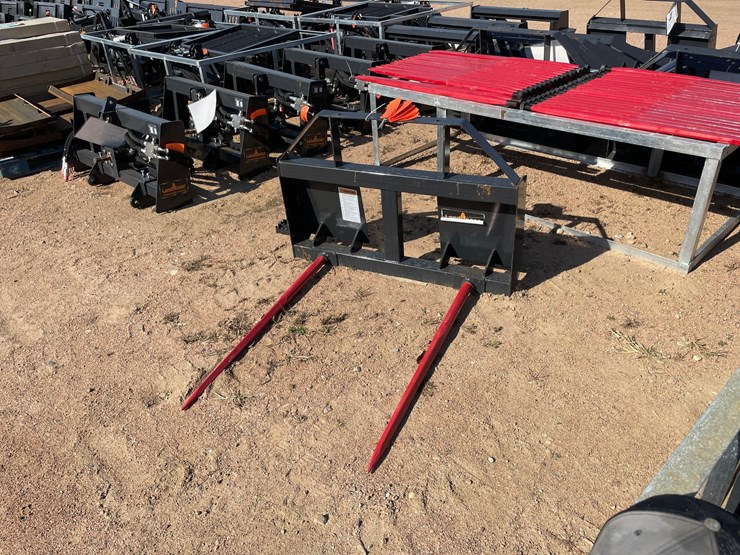 #4109-•-landhonor-bale-spear-frame-attachment-image-1