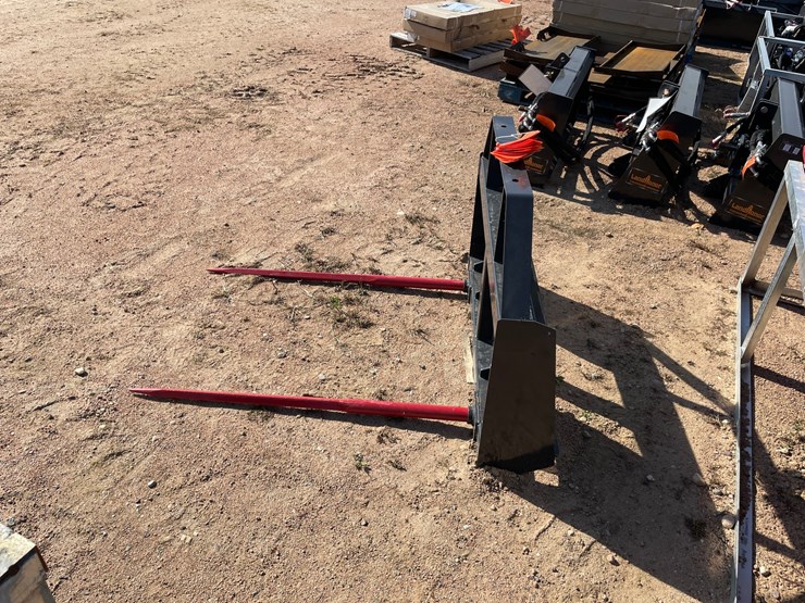 #4111-•-landhonor-skid-steer-bale-spear-attachment-image-3