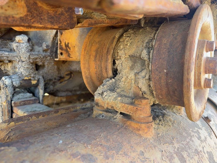 caterpillar-rd6-image-13