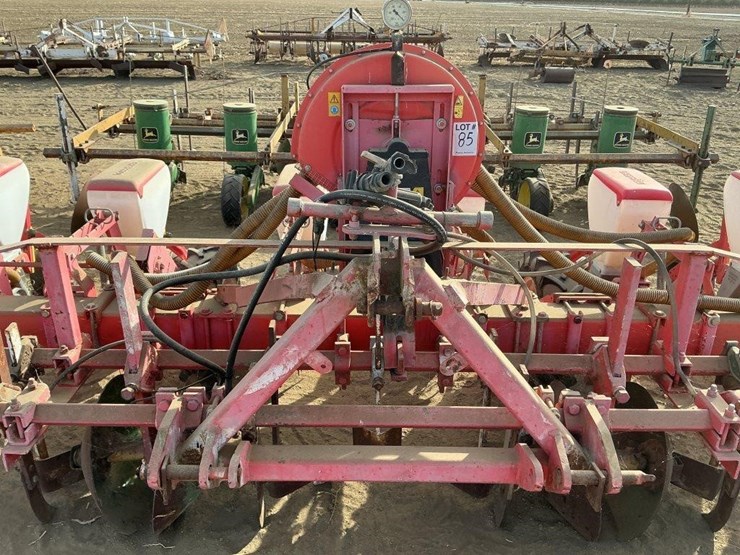 gaspardo-sp540-3-pt-6-row-30"-air-planter-image-8