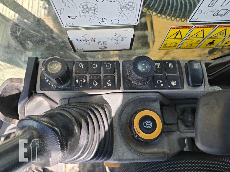 2018-caterpillar-320gc-image-18