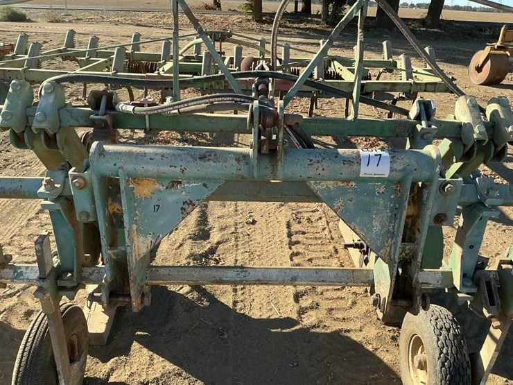 pickett-3-pt-3-row-60"-hyd.-vine-trimmer-image-5