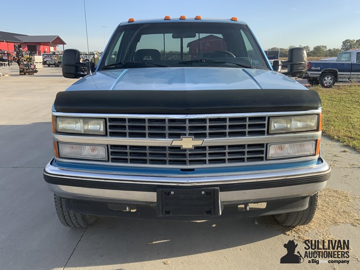 1993-chevrolet-gmt-400-k3500-4x4-extended-cab-dually-pickup-image-2