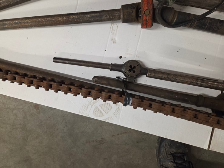#82-•-pipe-turner-&-threading-handles-image-4