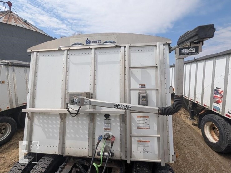 2014-merritt-grain-hopper-image-2