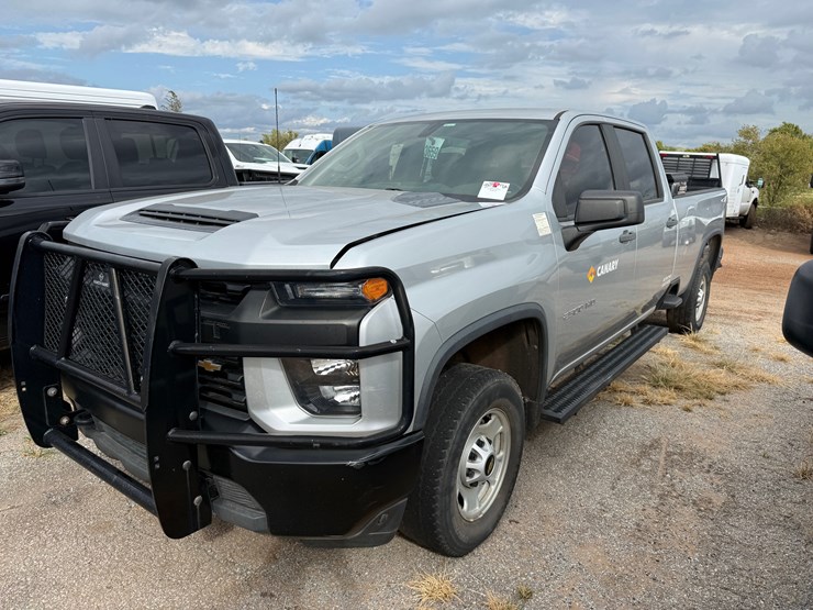 2021-chevrolet-silverado-2500hd-image-2