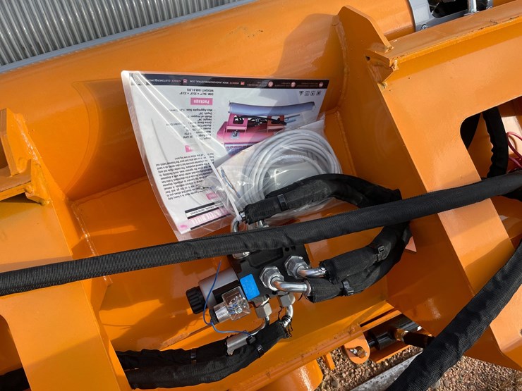 #4067-•-landhonor-skid-steer-double-discharge-concrete-mixer-attachment-image-10