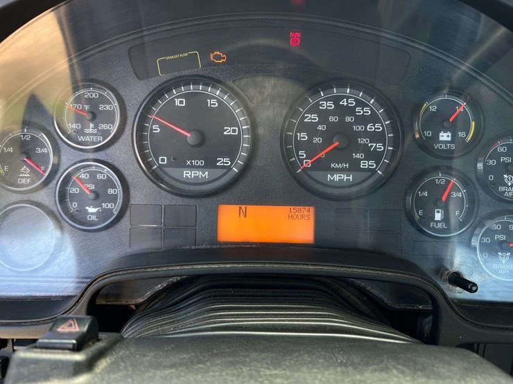 2016-international-prostar+-122-tandem-axle-day-cab-truck-tractor-–-cummins-isx15-diesel-(530,432-mi-image-13