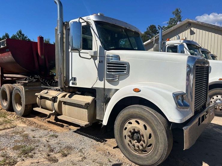 2021-freightliner-1225d-truck-tractor-203,754-miles-image-1